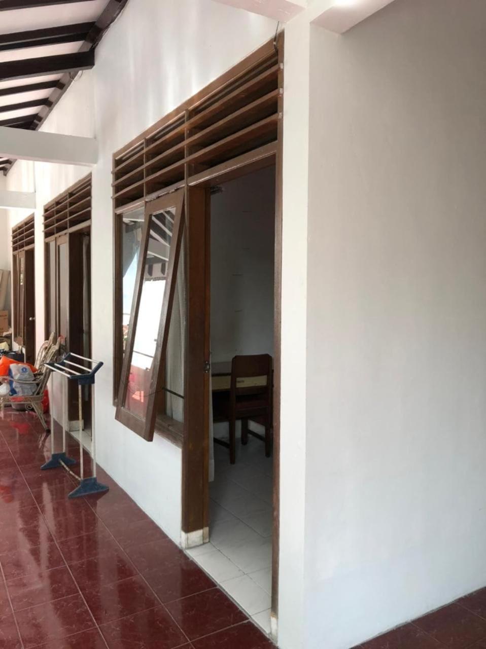 Oyo 90482 Rumah Oma Syariah Kupang (Surabaya) Exterior foto