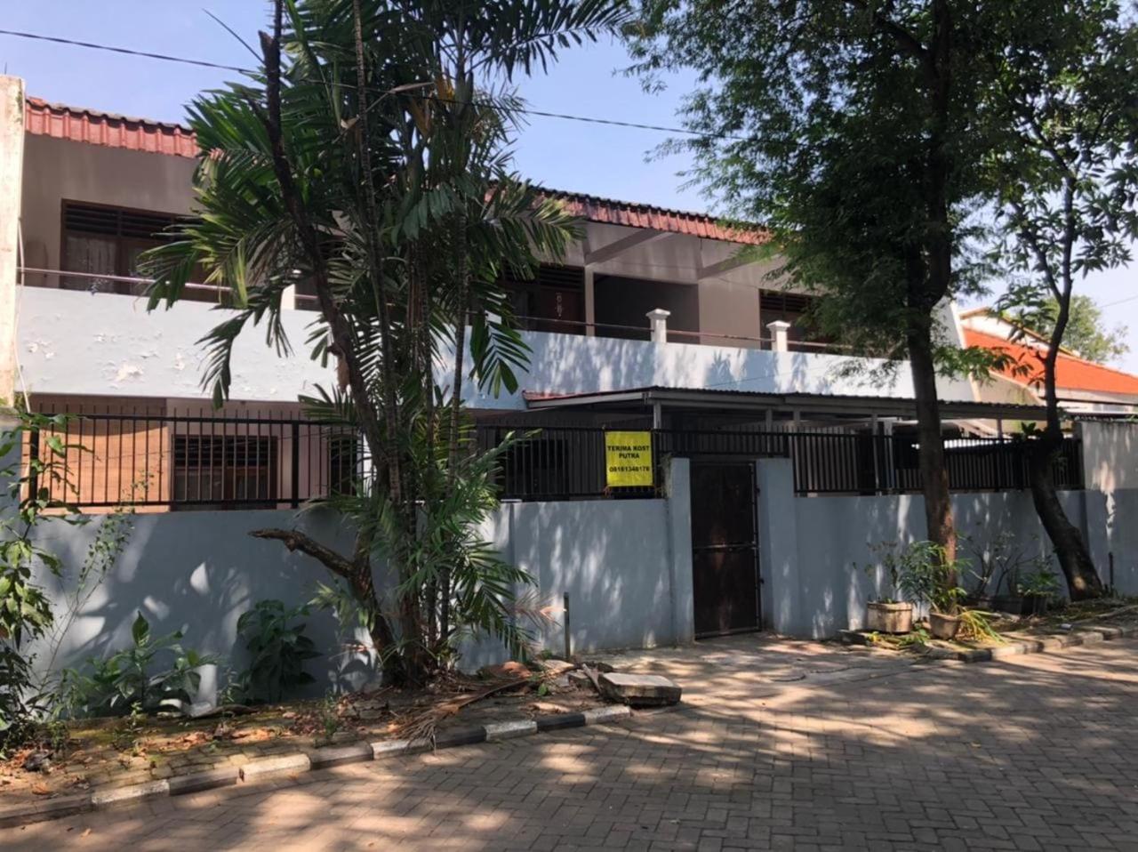 Oyo 90482 Rumah Oma Syariah Kupang (Surabaya) Exterior foto
