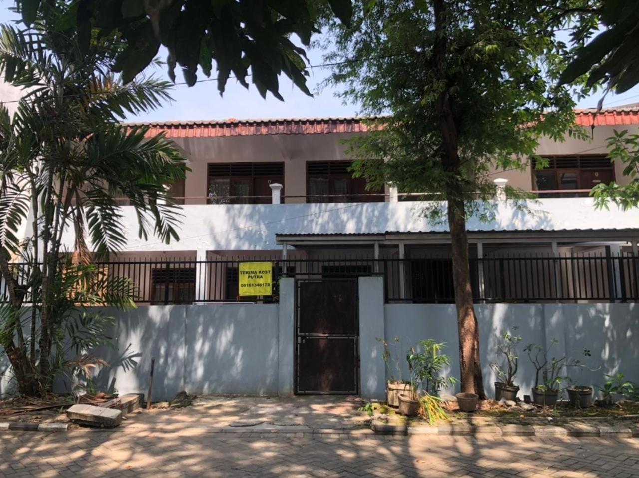 Oyo 90482 Rumah Oma Syariah Kupang (Surabaya) Exterior foto